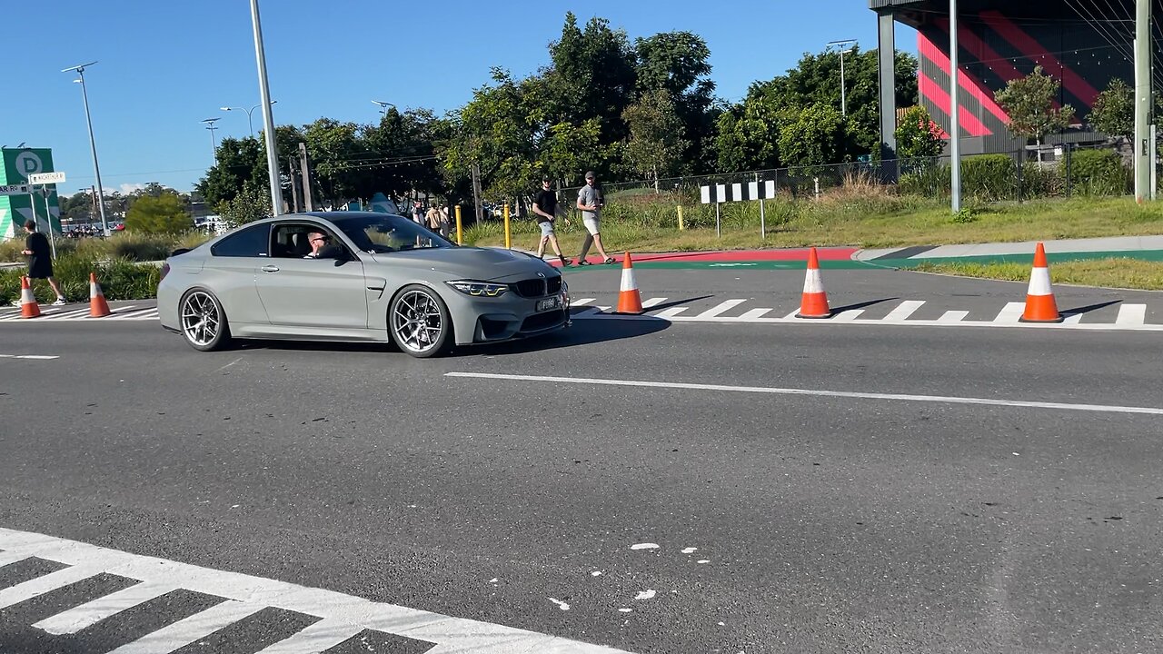 GTR and BMW leaving Car Meet