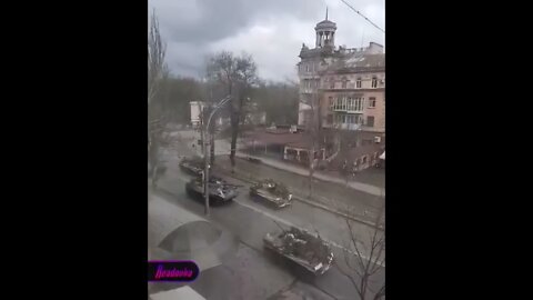🇷🇺🇺🇦Local Residents Post Video Of Russian Military Armored Vehicles In Now Liberated City Kherson!