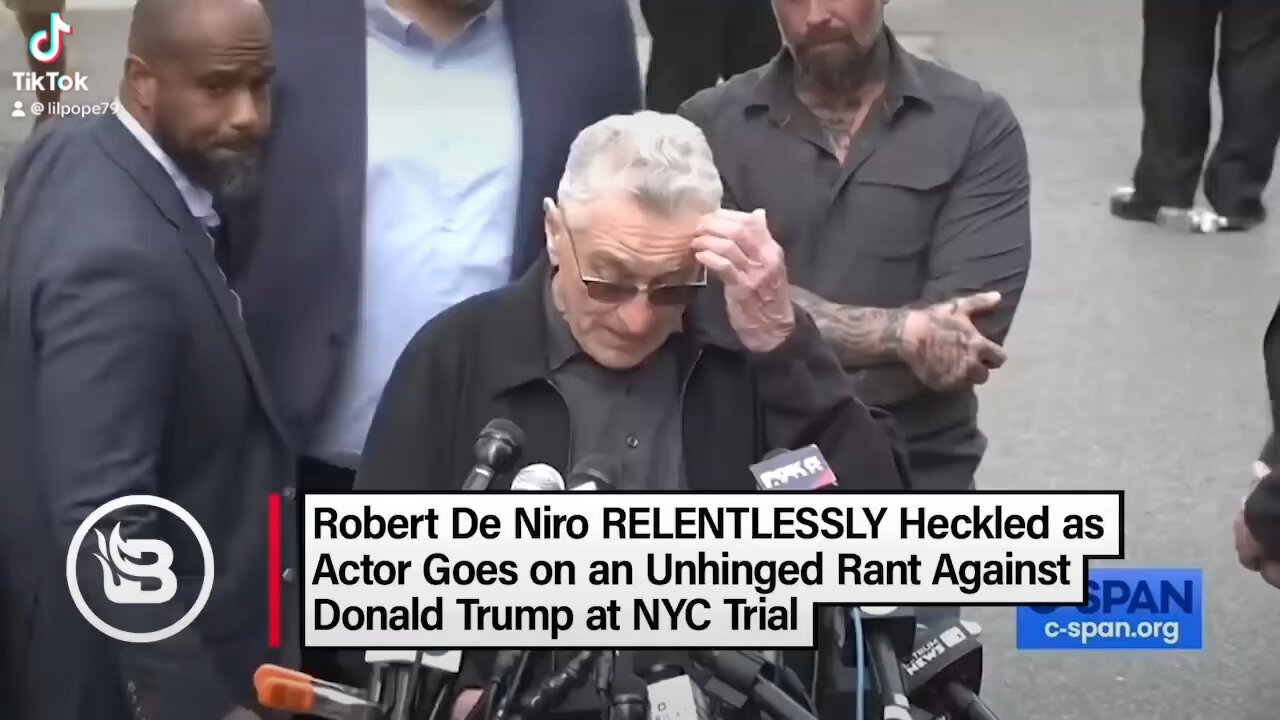 Robert De Niro is a clown