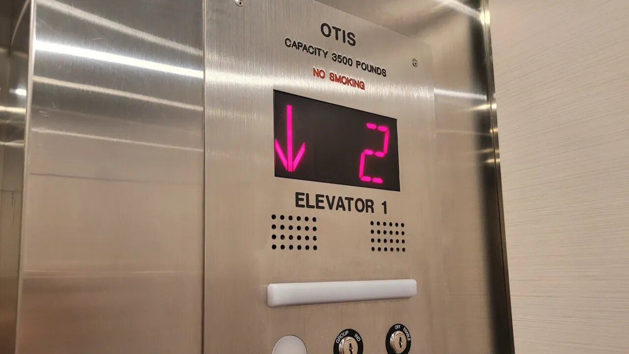 Unreliable Otis Modded 1969 Otis Traction Elevator at Belk SouthPark Mall (Charlotte, NC)