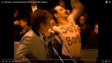 Bob Dylan - Love Sick @Grammys 1998 with "Soy Bomb" dance