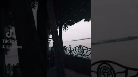 Tay Ho Lake..Chic Expensive Neighborhood..Hot Humid Day