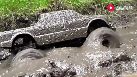 10: Look at the model car off-road, the vision is amazing, take a look.