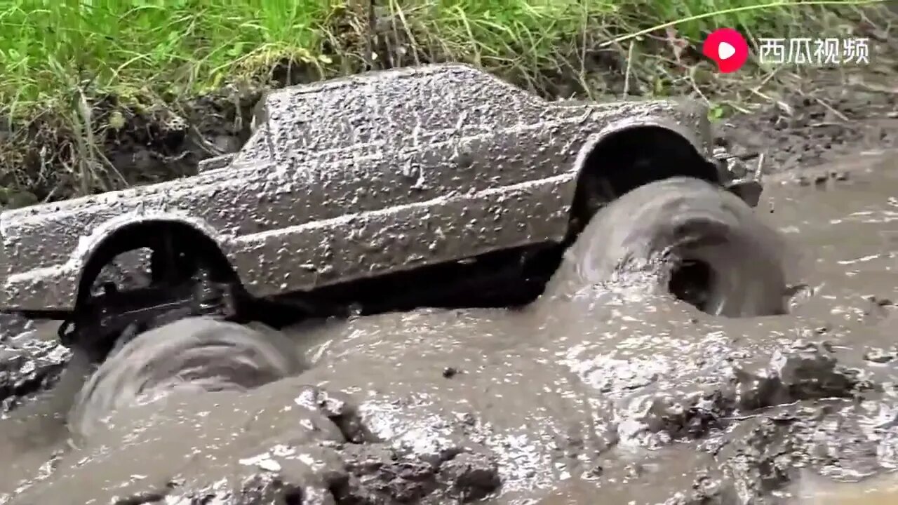 10: Look at the model car off-road, the vision is amazing, take a look.