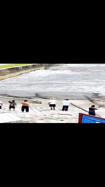 One of the world's largest tidal bore!
