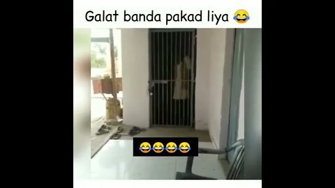 police walo ne lagta h galat aadmi pakad liya h bechara bottle ka mara Aashiq 😂😂😂 most funny video