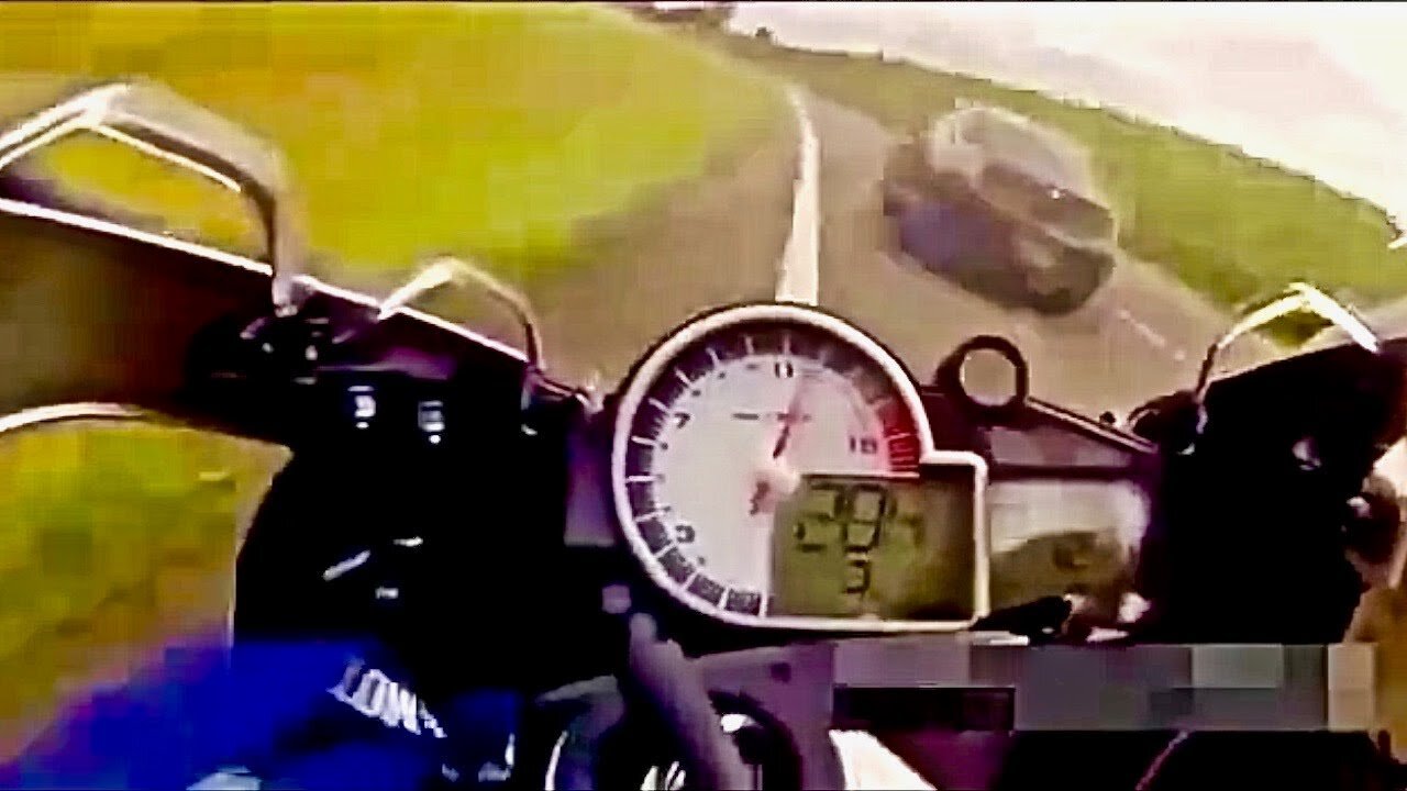 Crazy POV Motorcycle Speeding On Highway - Insane Lane Splitting