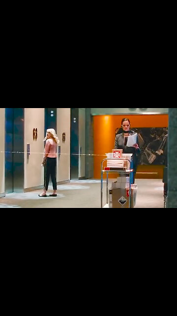 Peter Distracts Workers🥶 -spiderman