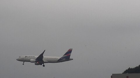 Airbus A320 PR-TYL vindo de Brasília para Manaus