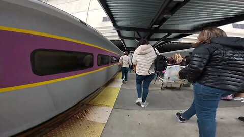 Boston 4K Walking Tour - T MBTA NORTH STATION - Walking Off the Commuter Rail FULL Look Inside 🚇