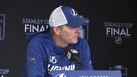 Lightning players Pat Maroon and Anthony Cirelli take questions ahead of Game 3