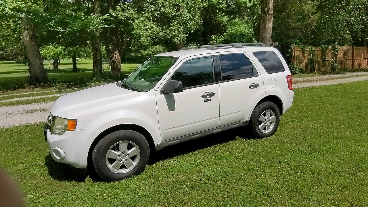 2012 Ford Escape XLT 3.0L V6 walk around and check ride