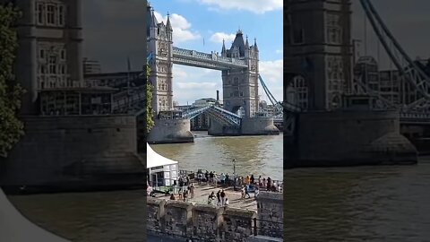 Tower Bridge lowering #towerbridge