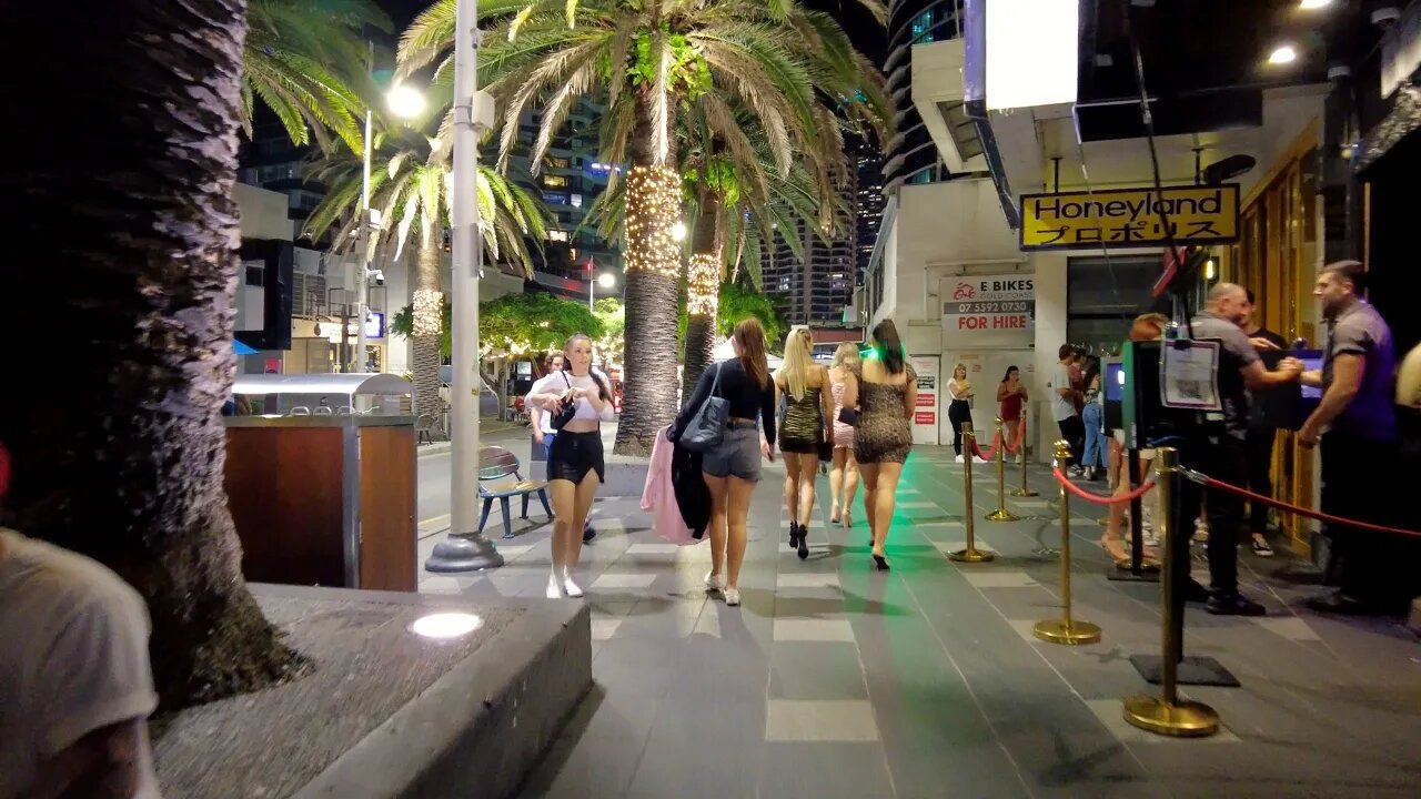 Australian Nightlife in Gold Coast | Surfers Paradise