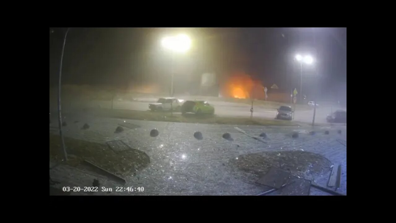 ⚡️video camera of the Retroville in Kyiv allegedly shows the recent bomb attack in Podil district