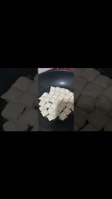 云南石屏豆腐，味道真不错。Chinese specialty snacks, Yunnan Shiping tofu