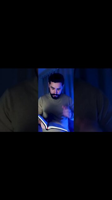 Os olhos do ­SENHOR estão em todo lugar, contemplando os maus e os bons.