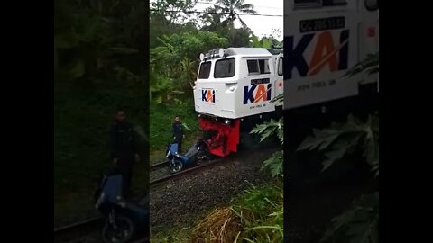 motor terseret kerata api