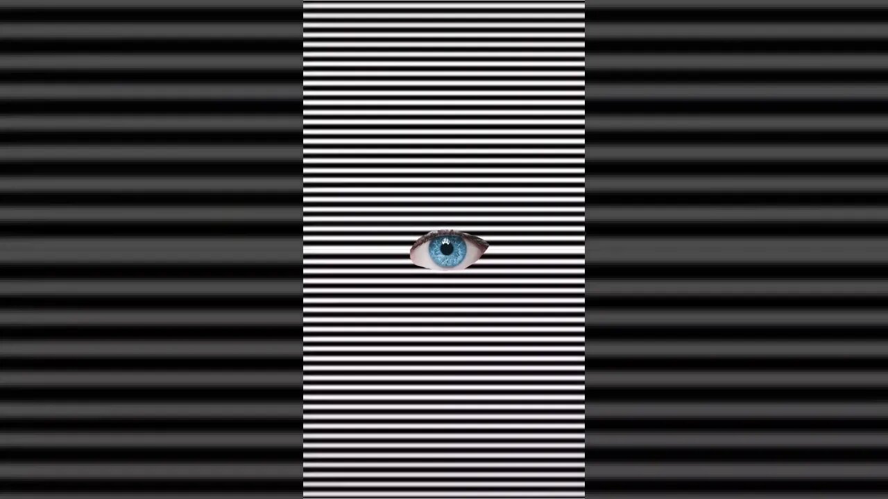 Stare deep into the blue eye💙👁 #illusion#trythis