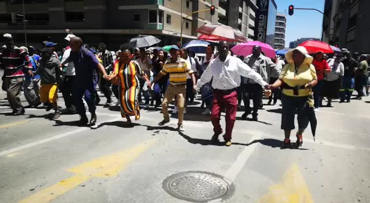 SOUTH AFRICA - Johannesburg - Security employees protest - Luthuli House (Videos) (LgZ)