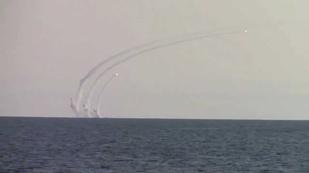 Russian Ministry of Defense publishes footage of a salvo launch of Kalibr missiles towards Ukraine!