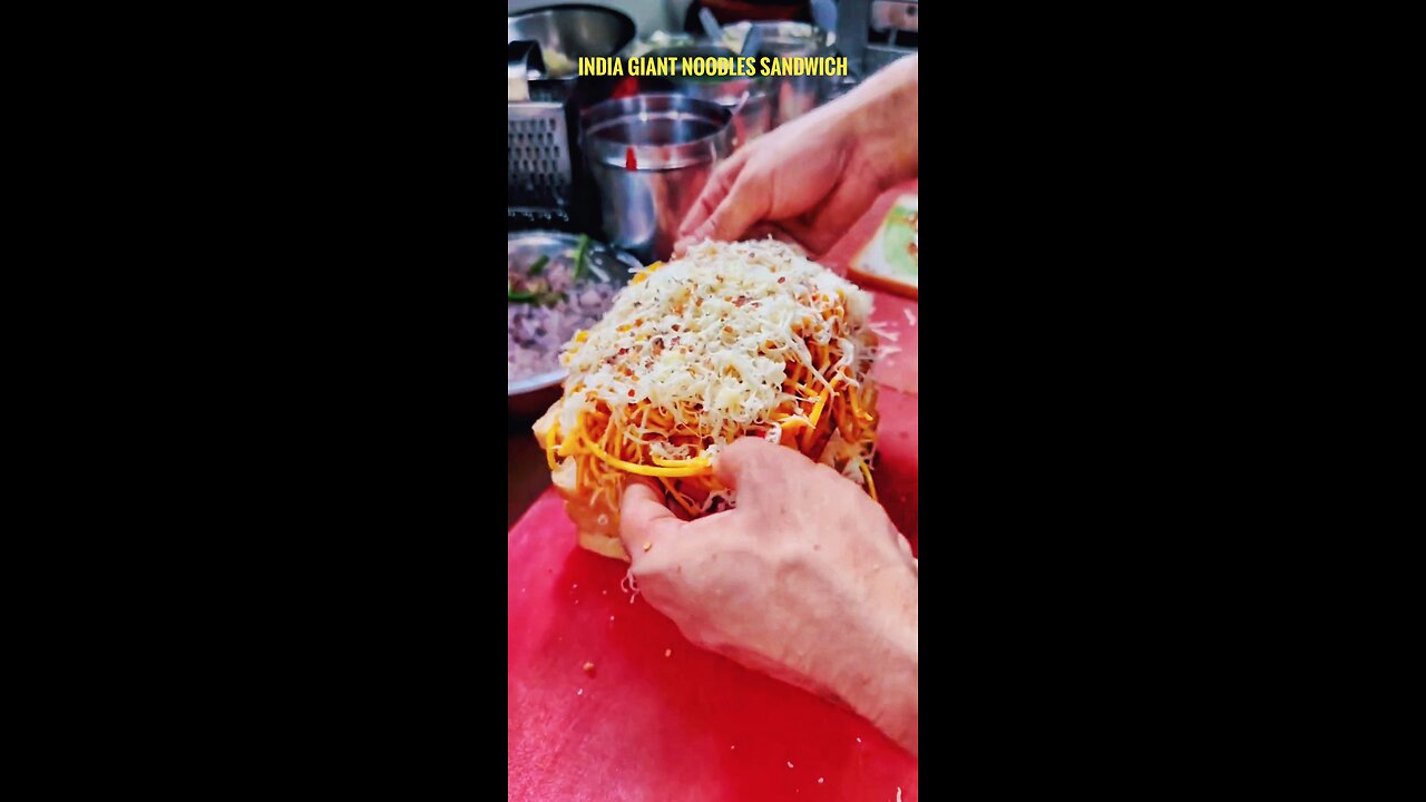 Flavor Extravaganza: Crafting the Ultimate Giant Noodles Sandwich in India