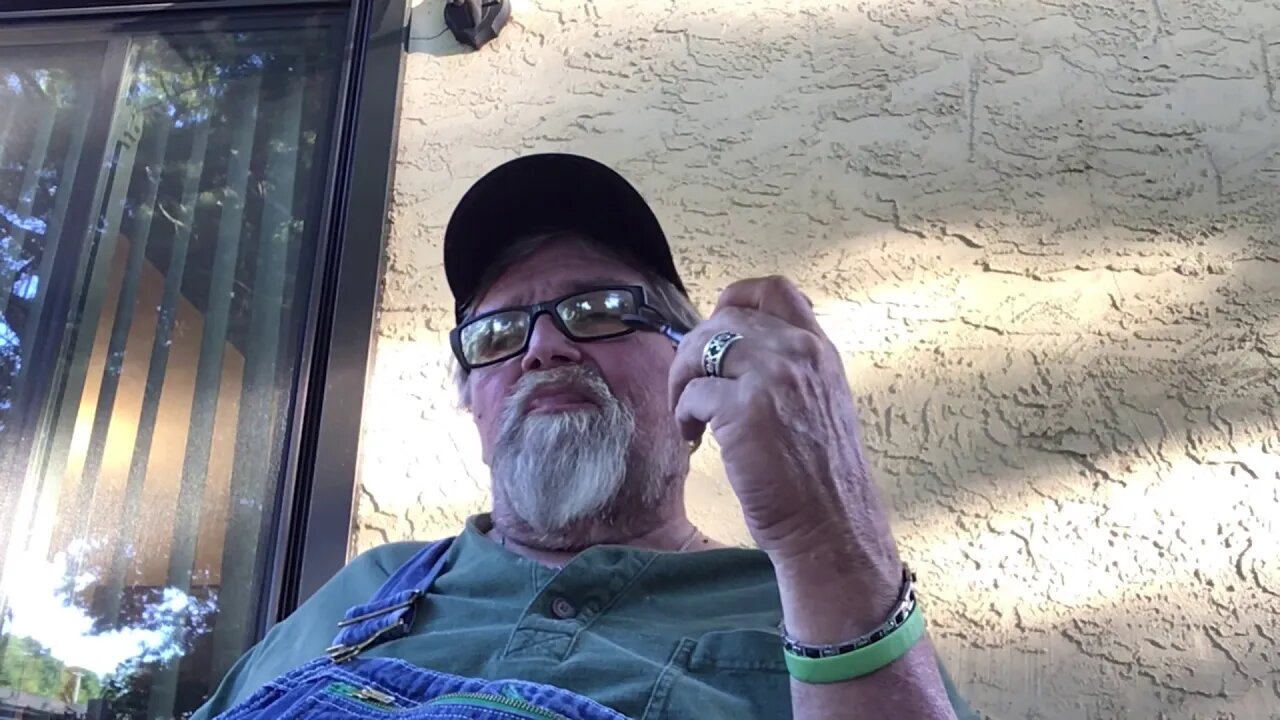 Chat from the Flamingo Lounge