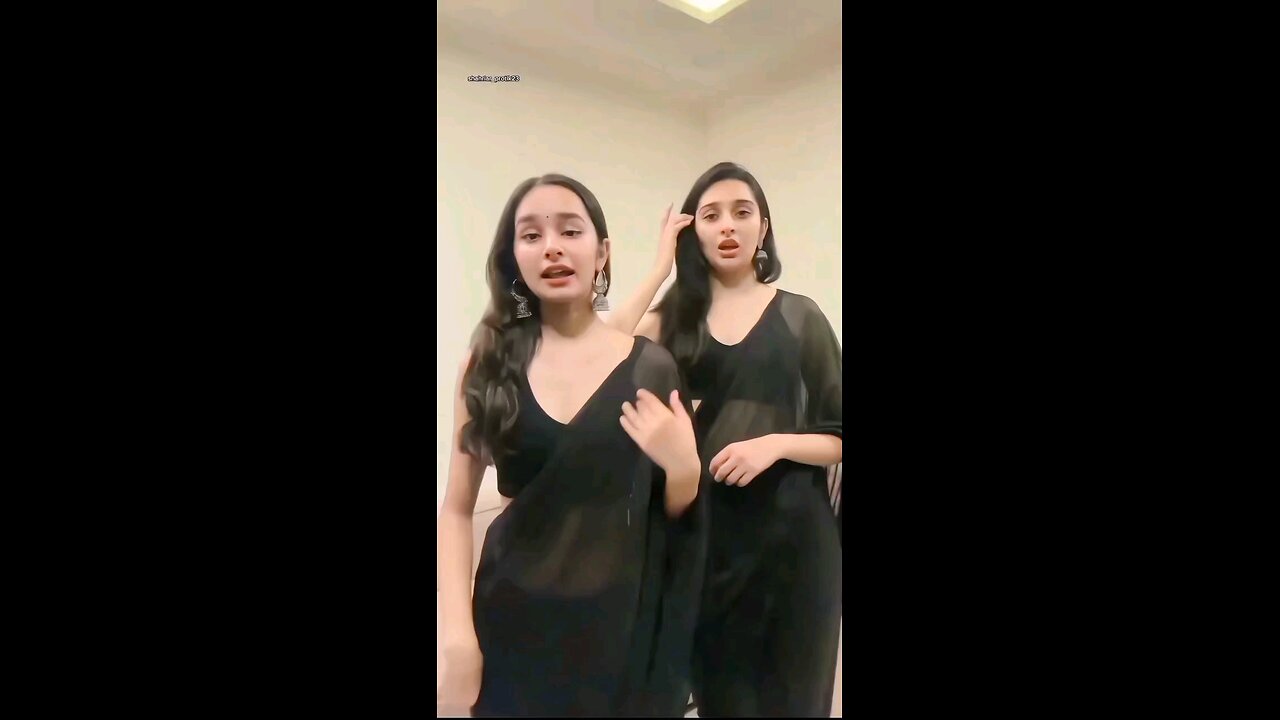 Sakal aise bna ke ghumo ki..