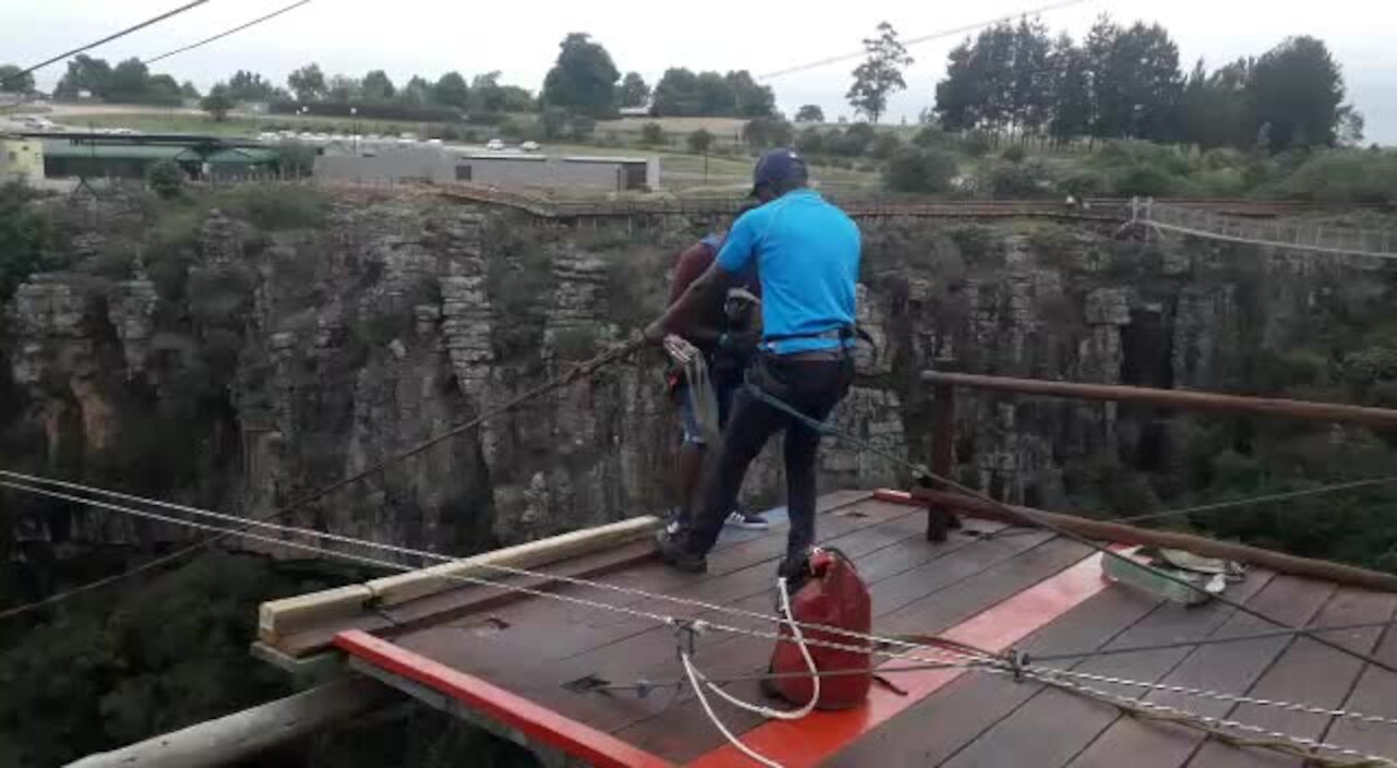 SOUTH AFRICA - Mpumalanga - The Wild Gorge swing at Oribi Gorge (Videos) (Evy)