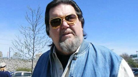 Jimmys 1935 Ford Coup at the Five and Diner.AVI