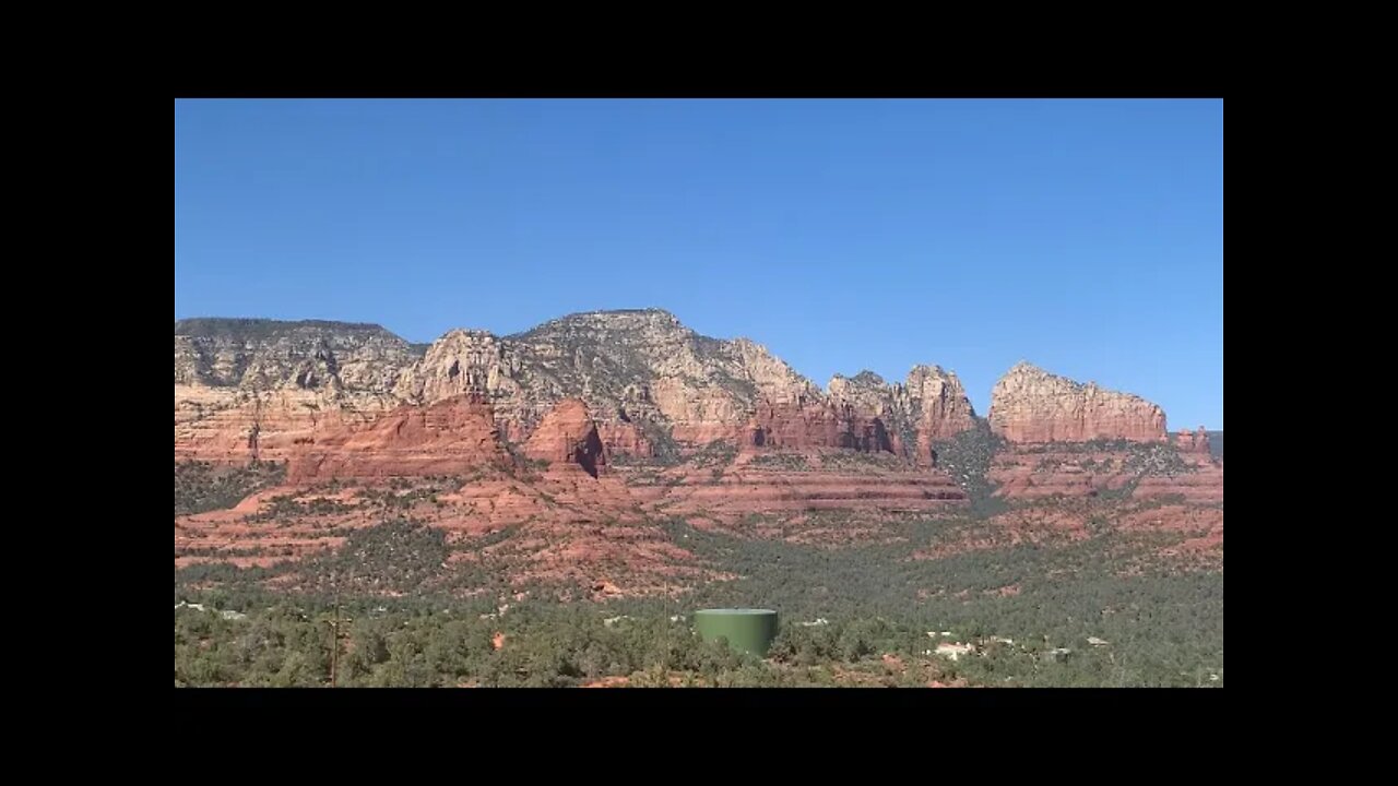 Saturday in Sedona ~ Looking out, tuning in! 🏜🌞✨💫