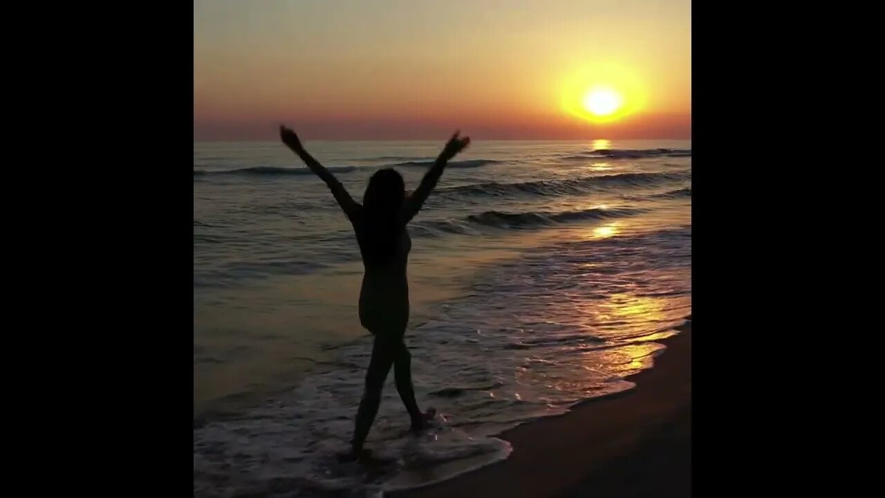 06 Gratis backround Tema Pantai untuk Video Instagram