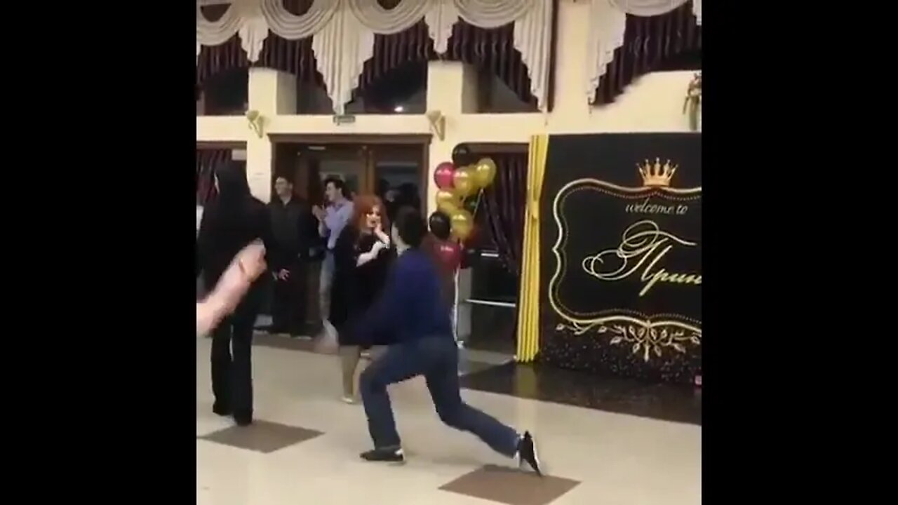 ПАТИМАТ КАГИРОВА И ПАРЕНЬ МОЩНО ТАНЦУЮТ ЛЕЗГИНКА 2022