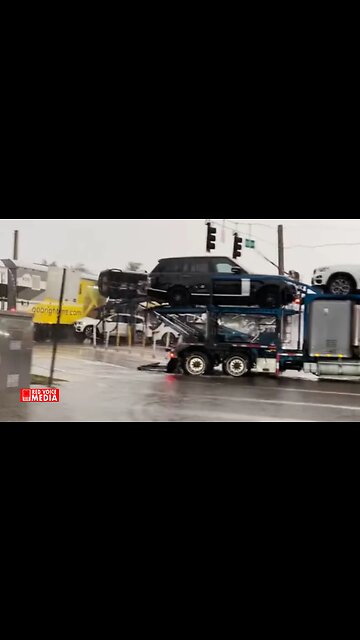 Shocking Video Of Train Splitting An 18 Wheeler Carrying Cars In Two
