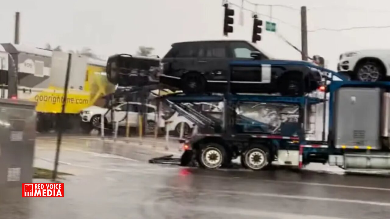 Shocking Video Of Train Splitting An 18 Wheeler Carrying Cars In Two