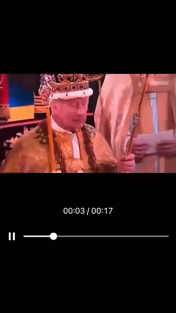 QUEEN SAUSAGE FINGERS REPTILE EYES