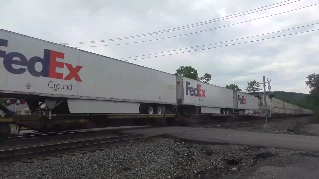 A Long intermodal flies passed at Fostoria