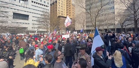 Thousands Of Trump Supporters Show Up Outside NYC Courthouse