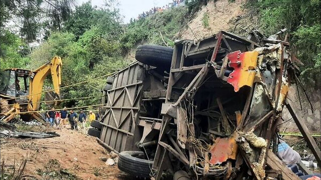 A bus crash in southern Mexico kills 29 people and injures 19 #LIVE