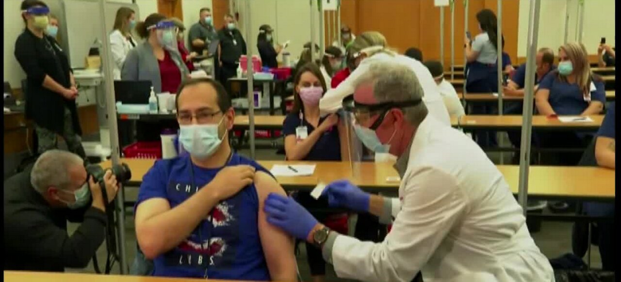 CDC: fully-vaccinated people can visit those who aren't