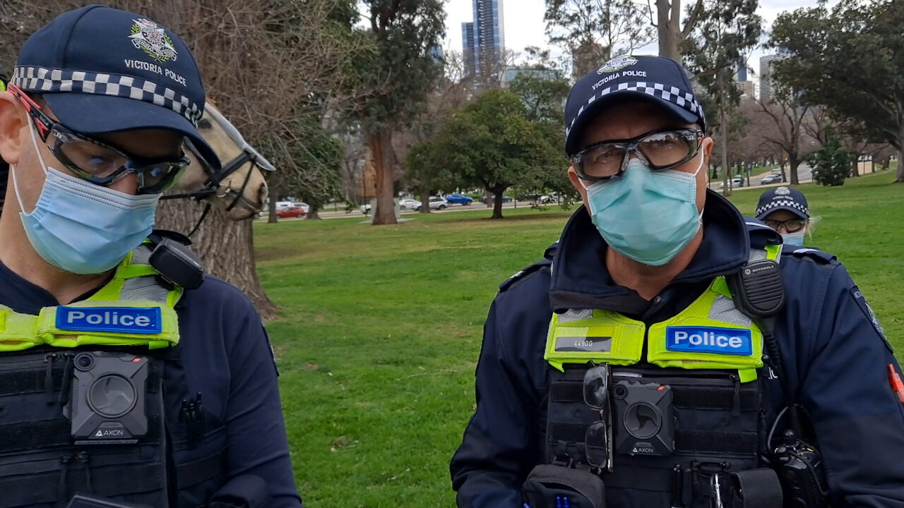 Poles against tyranny in Australia