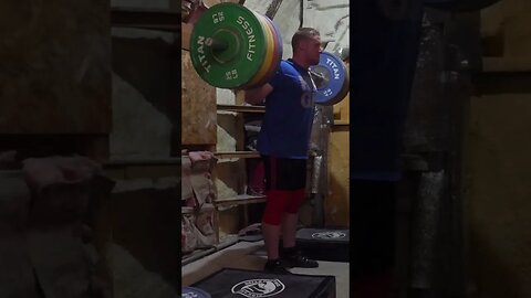 200 kg / 440 lb - Back Squat Double