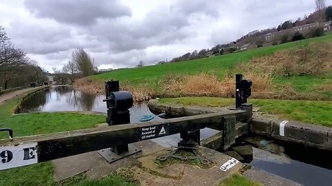 A Walk to Slaithwaite Along the Canal