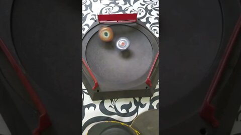 batalha de beyblade fafnir vs valtryek (esse bey venceu mais uma 😎🔥)