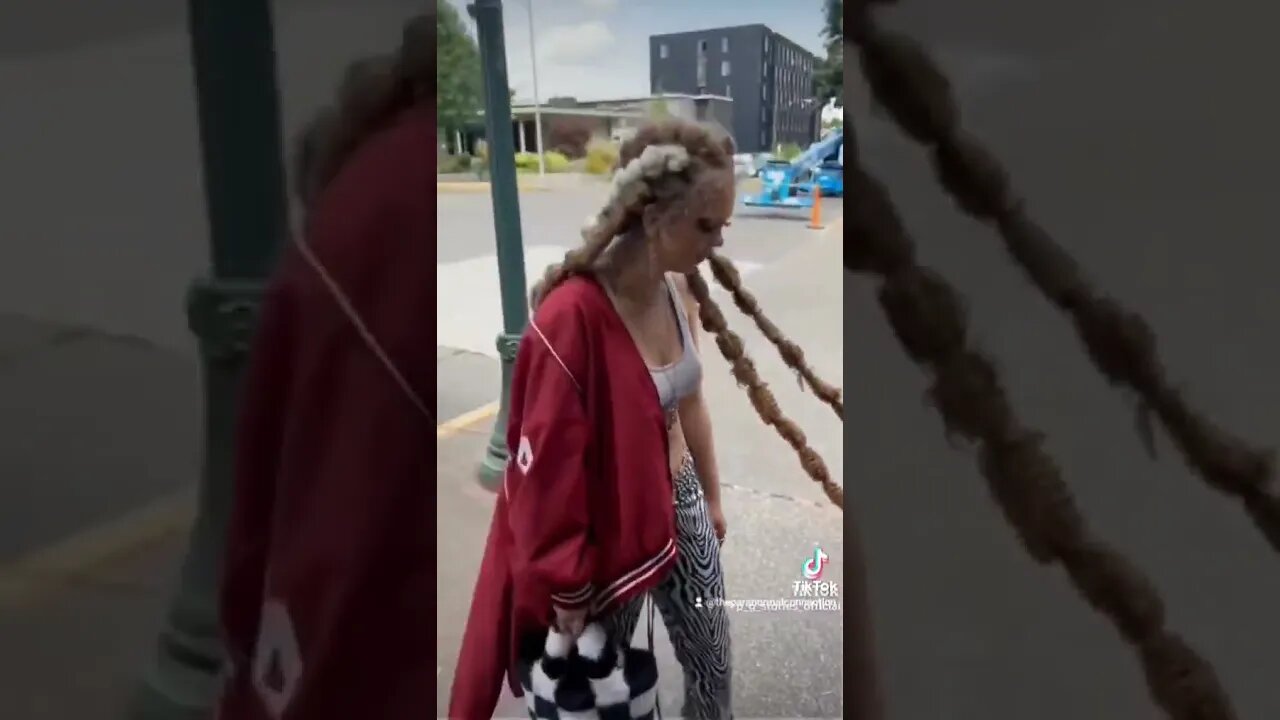 What's happening here 😕