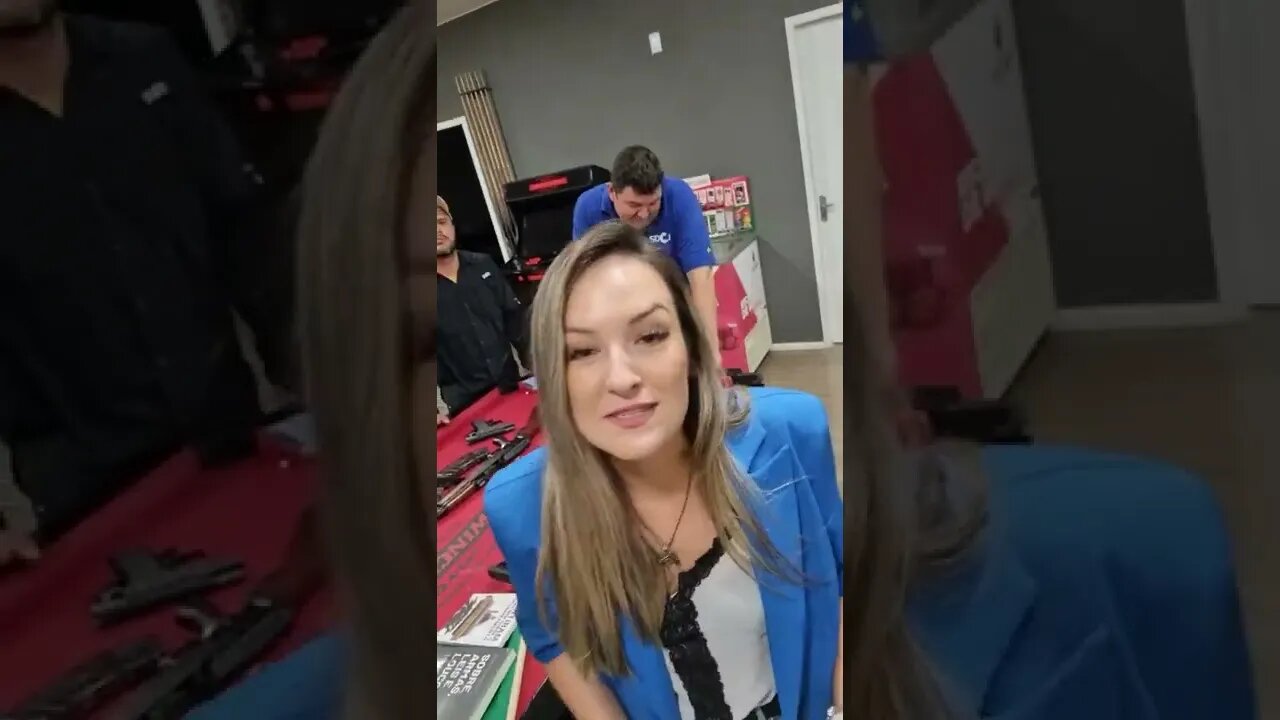 Ai, Flavio Dino! Olha só como é fácil comprar uma arma no Brasil!
