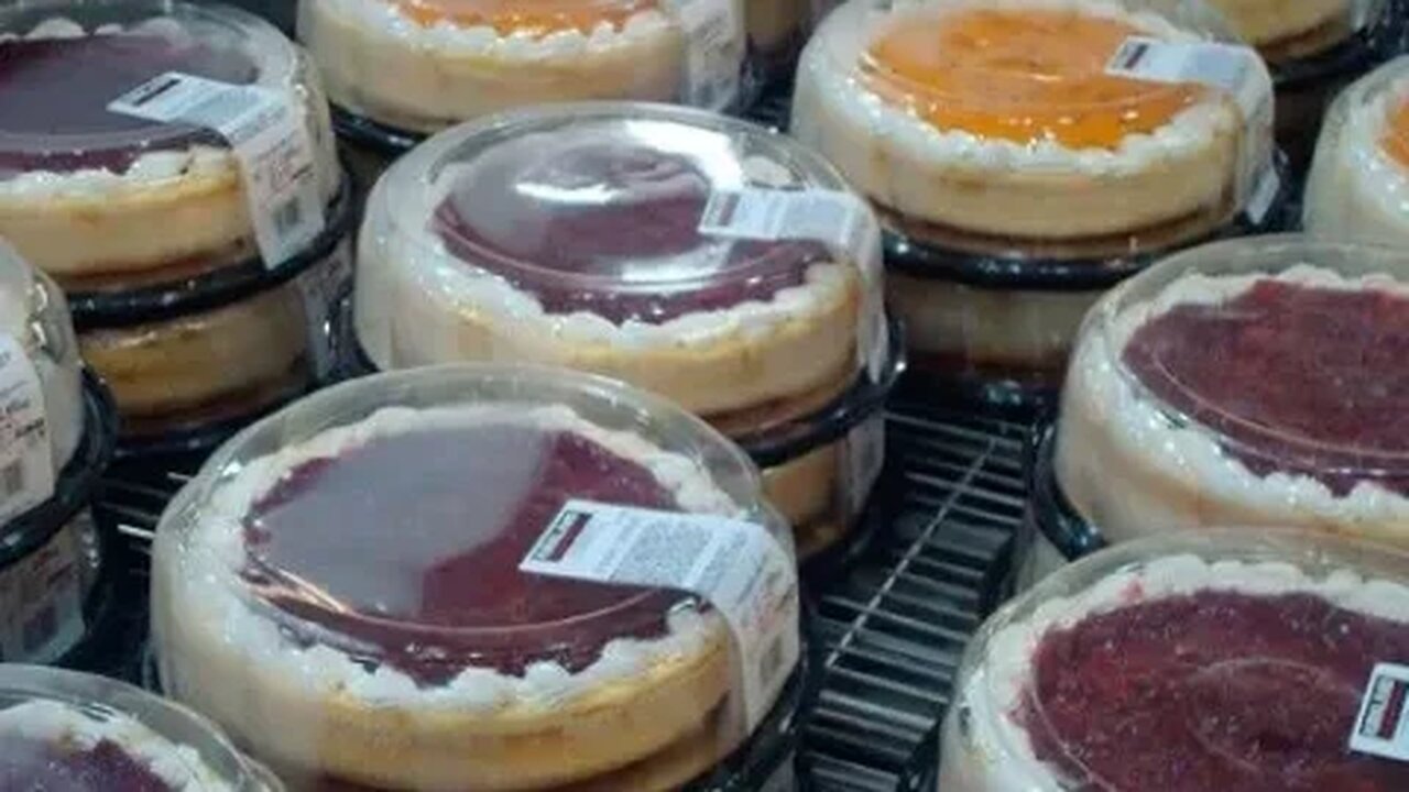 La segunda guerra de los pasteles se da en Costco.
