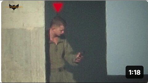 💥🇵🇸 HAMAS SNIPES ISRAELI SOLDIER SCROLLING ON PHONE