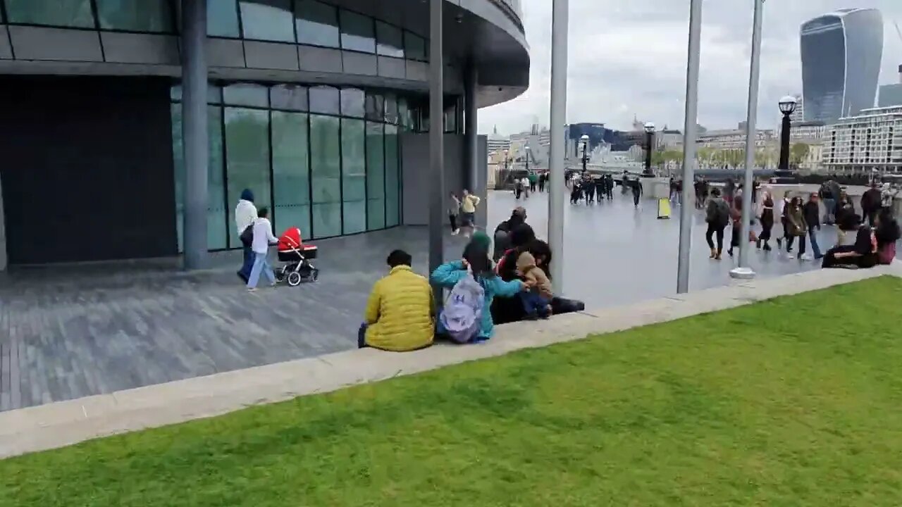 walking along the River Thames. Speedlapse 16th May 2023