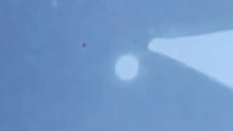 huge object flashes back